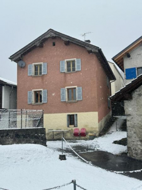 Waterfall House - retreat, swim, bike, hike and ski Mesocco